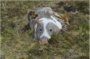 Dog/pig? from Vágar,<span style="font-weight: bold;"> </span>the Faroe Islands, the only artifacts were the painted eyes
